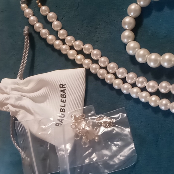 Baublebar clasp 2 faux pearl necklaces 3 pair of earrings,1 expandable beaded - Picture 2 of 10